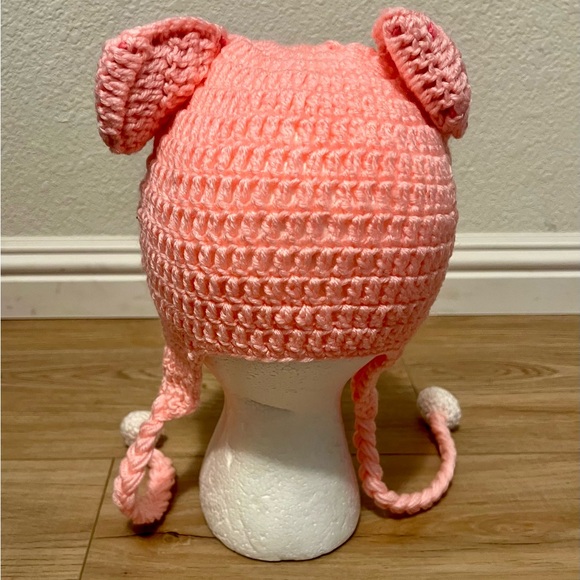 Lot Of 4 Crocheted Animal Beanie with Side Braids Pig Lion Panda Chicken NEW - Picture 4 of 10